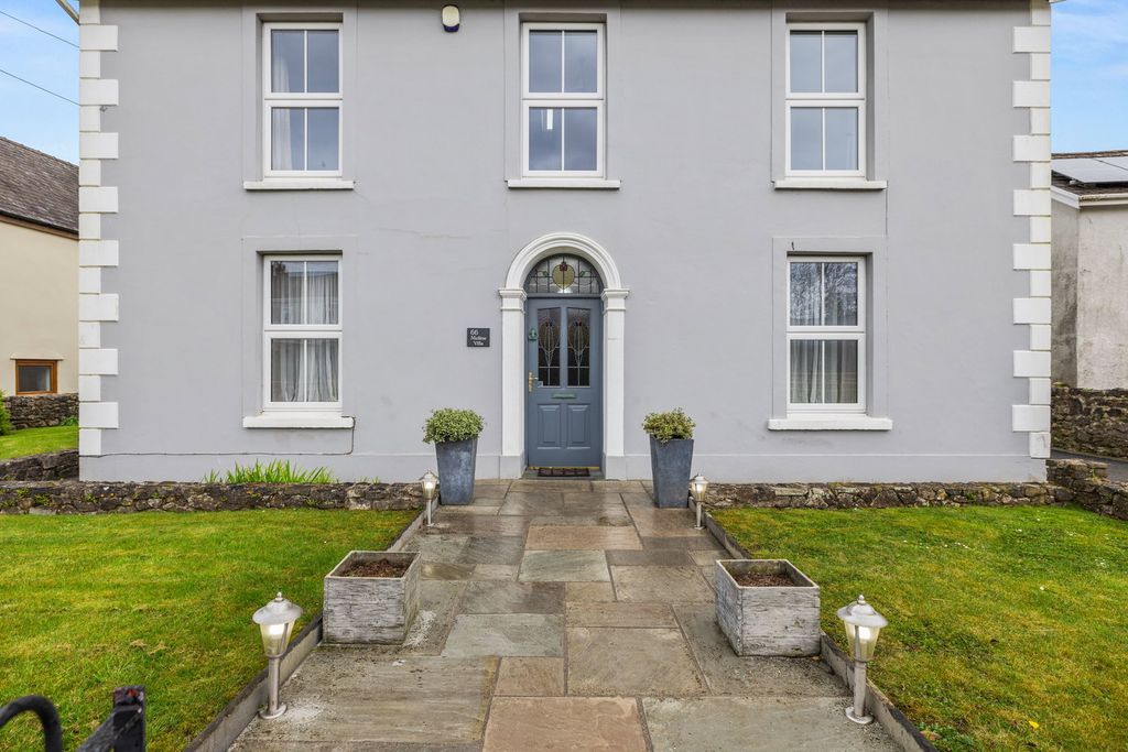 Property photo 1 of 34