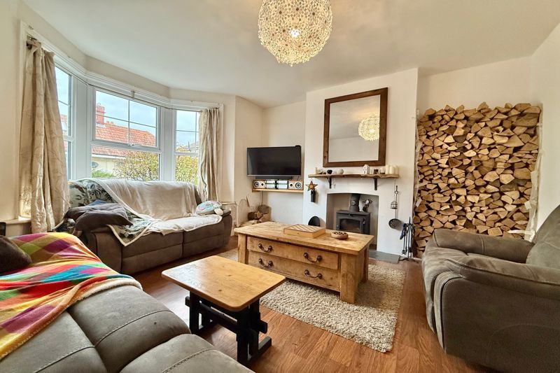 Property photo 2 of 18 Lounge