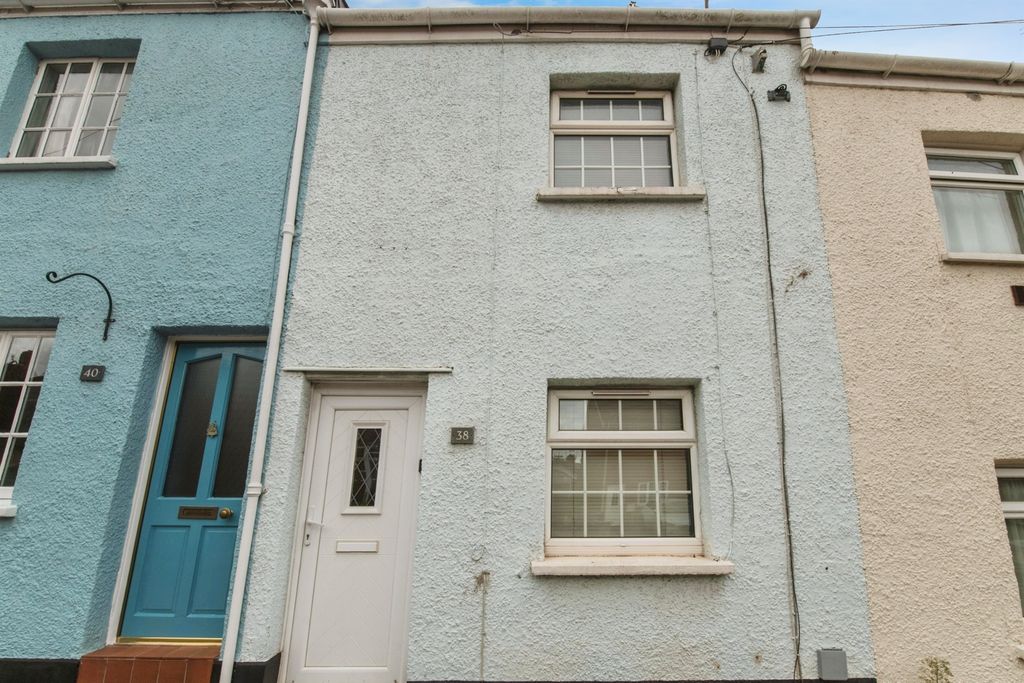 Property photo 1 of 18