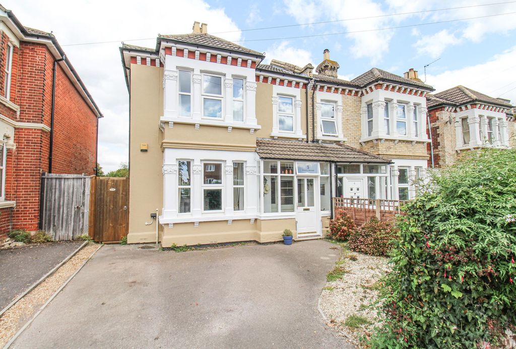 Property photo 1 of 30