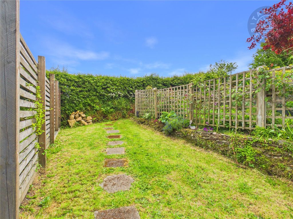 Property photo 3 of 13 Garden