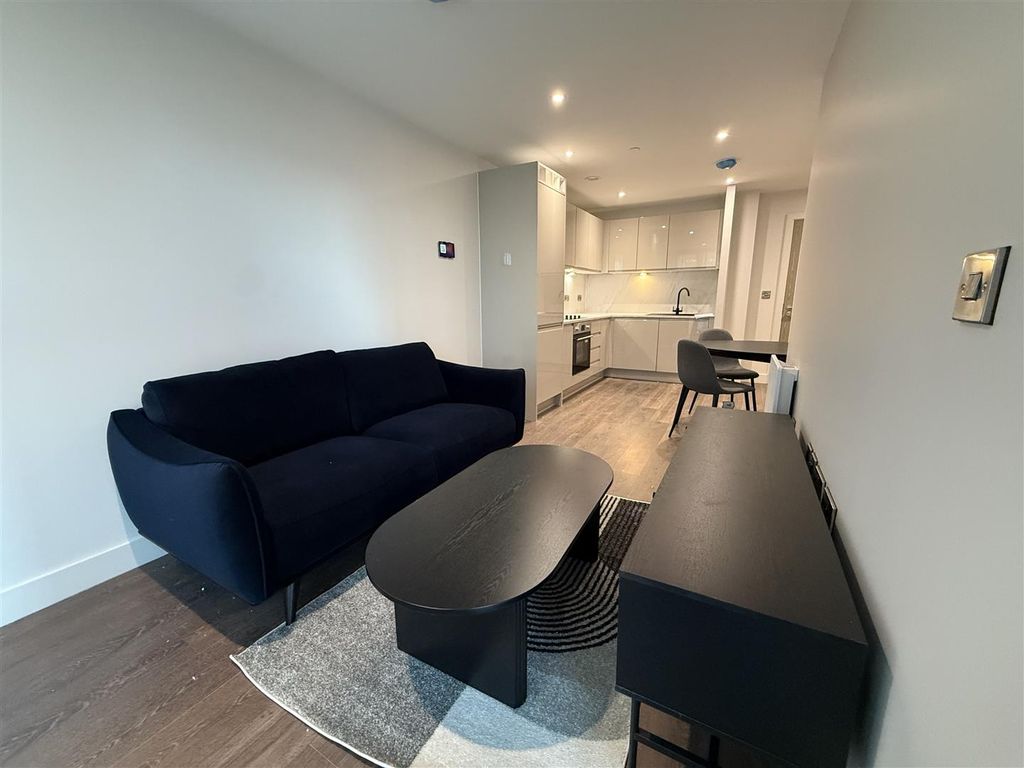 Property photo 1 of 11 Lounge/Kitchen