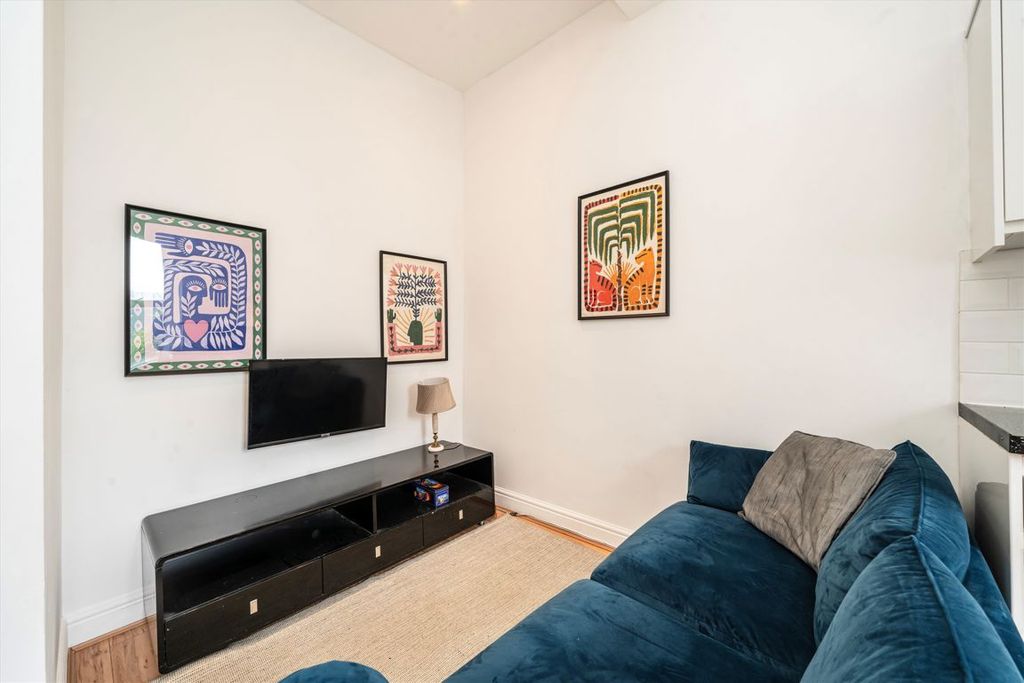 Property photo 3 of 5