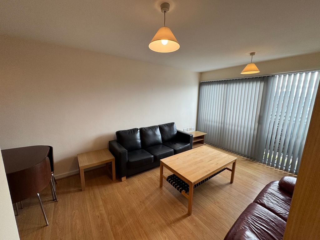 Property photo 3 of 11 Living Room