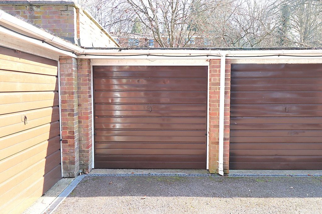Additional image 9 of 3 bed flat for saleRapallo Close, Farnborough GU14