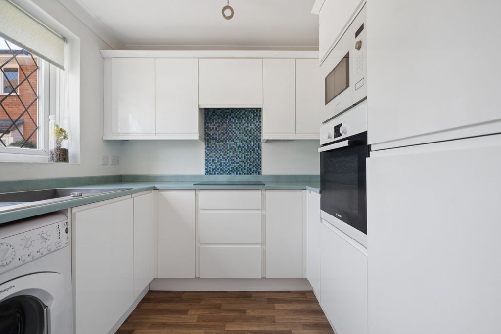 Property photo 2 of 21 Kitchen