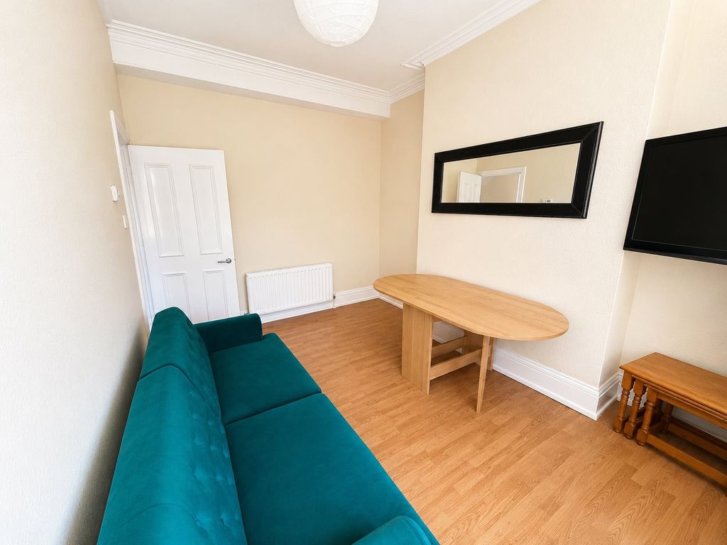 Property photo 1 of 12 Living Room