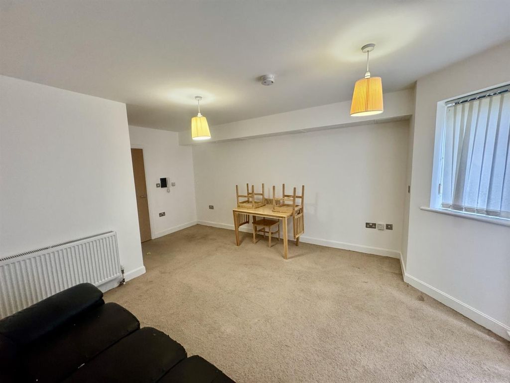 Property photo 3 of 8 Img_0396.Jpg