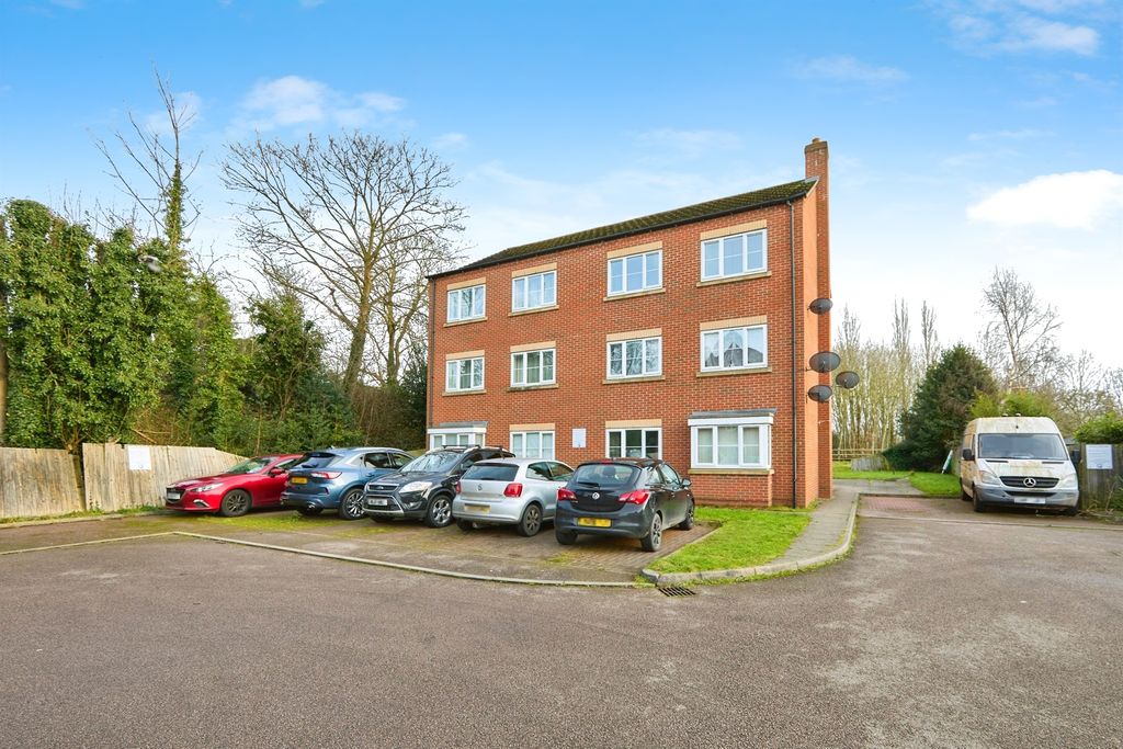 Property photo 2 of 17