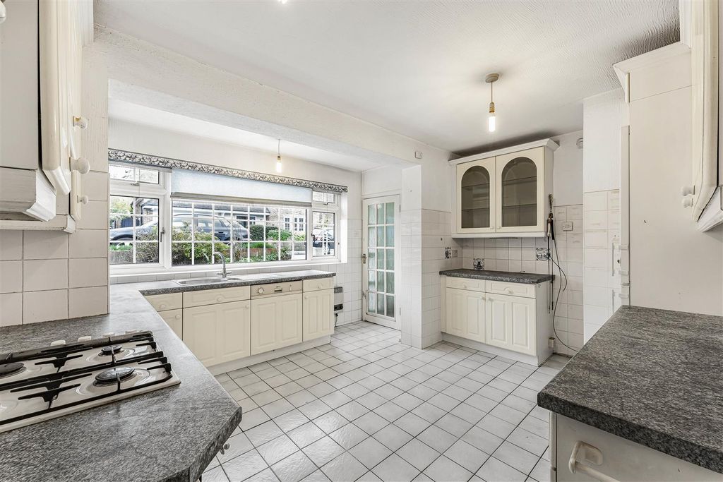 Property photo 2 of 26 6