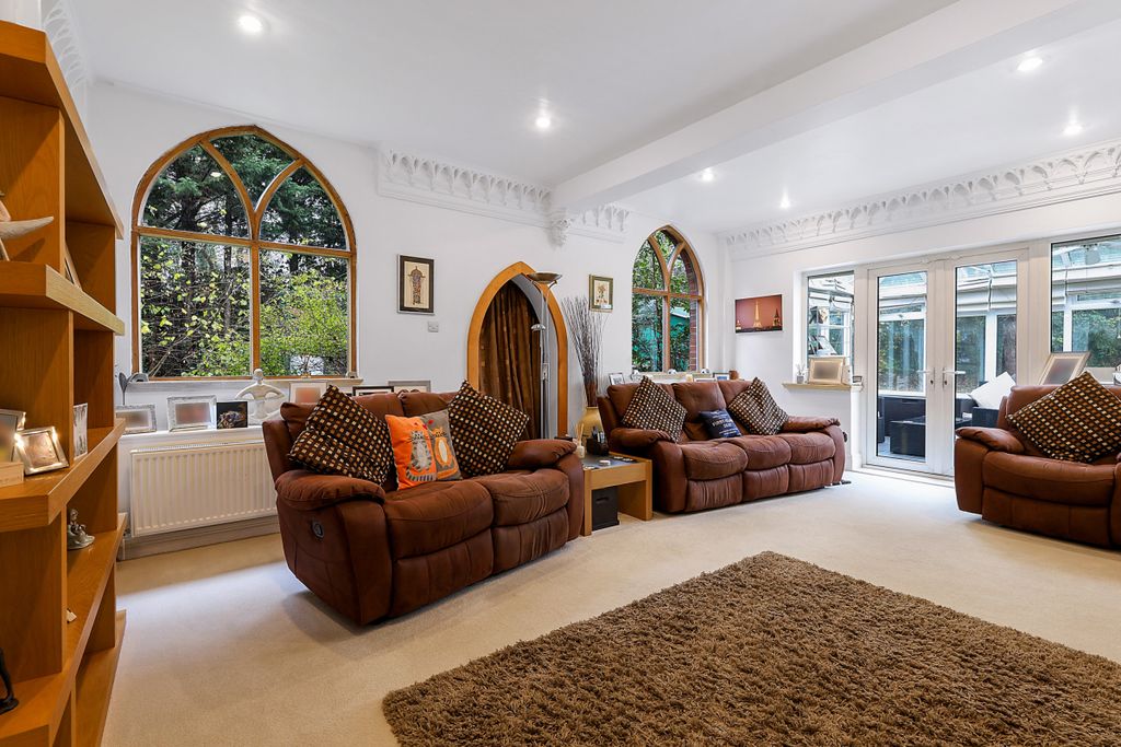 Property photo 3 of 23 Picture No. 20