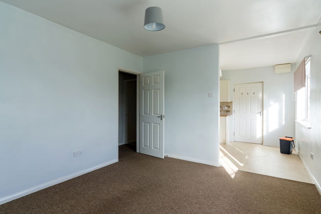 Property photo 3 of 38