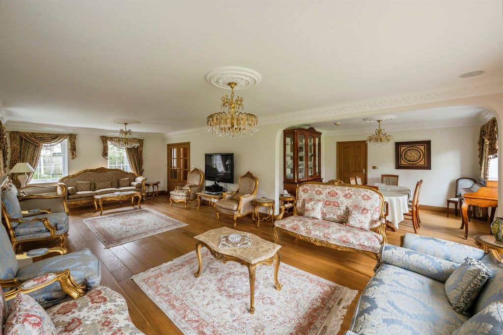 Property photo 2 of 22