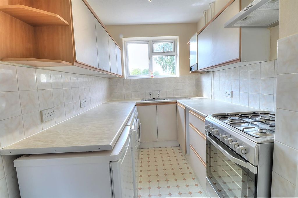 Property photo 3 of 10 Park Road 98 Kitch 1 (Custom).Jpg