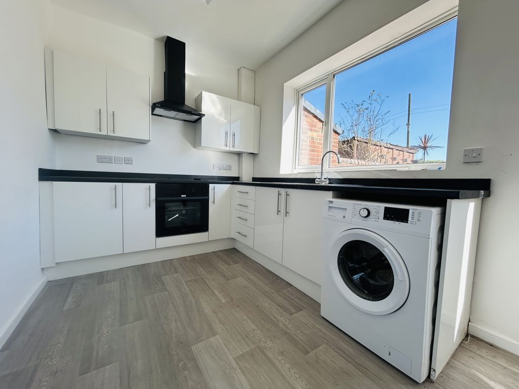 Property photo 3 of 11 Img_1636