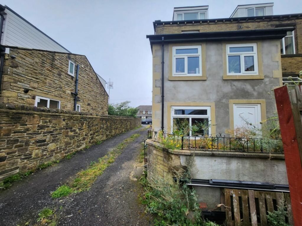 Property photo 2 of 20