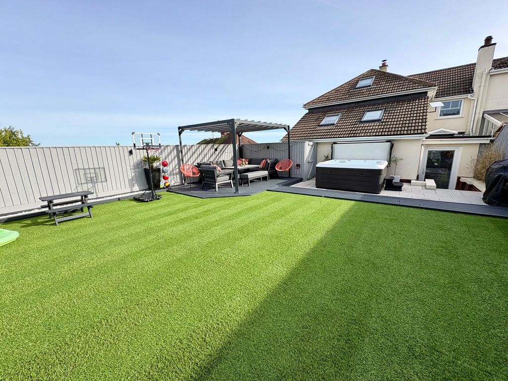 Property photo 2 of 37