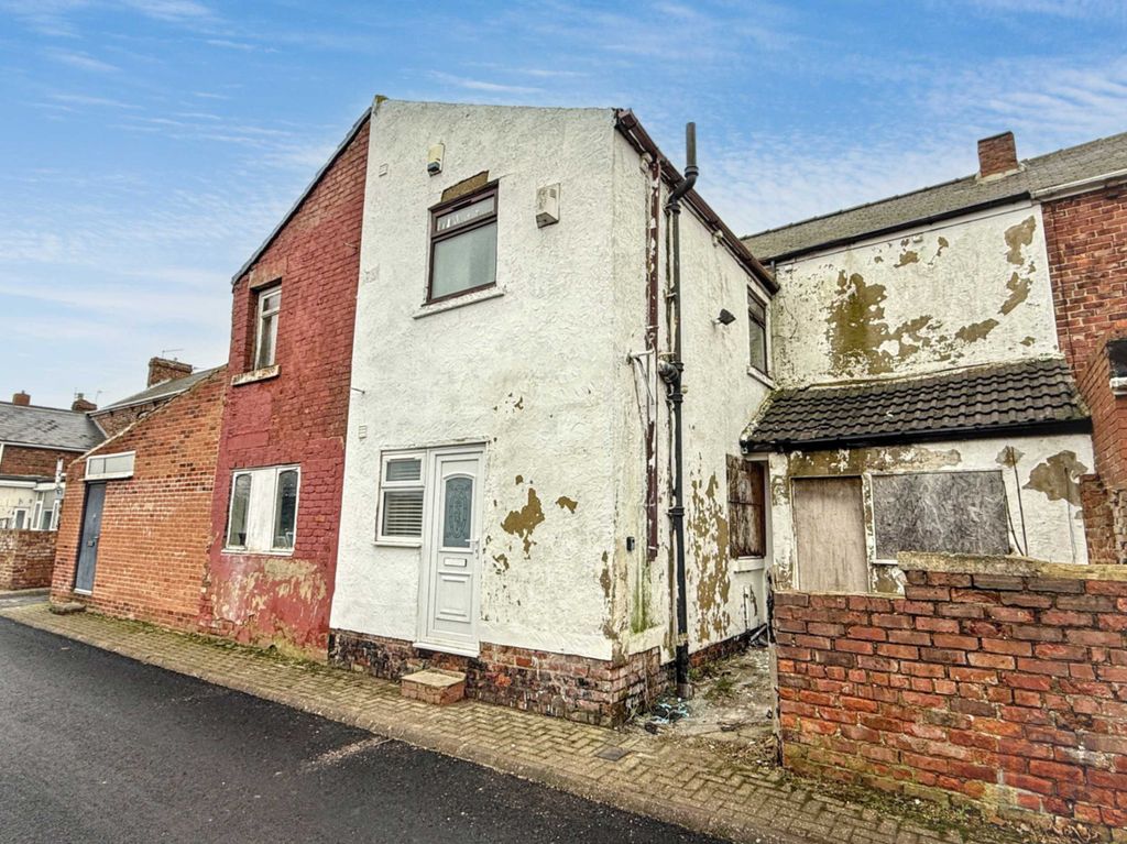 Property photo 2 of 11