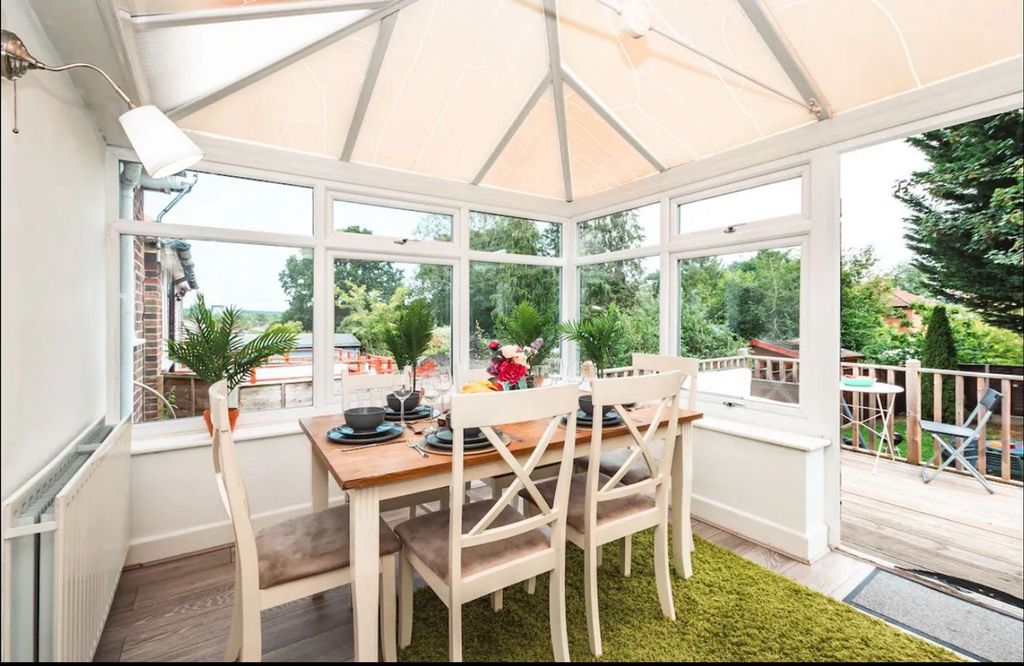 Property photo 3 of 19 Conservatory