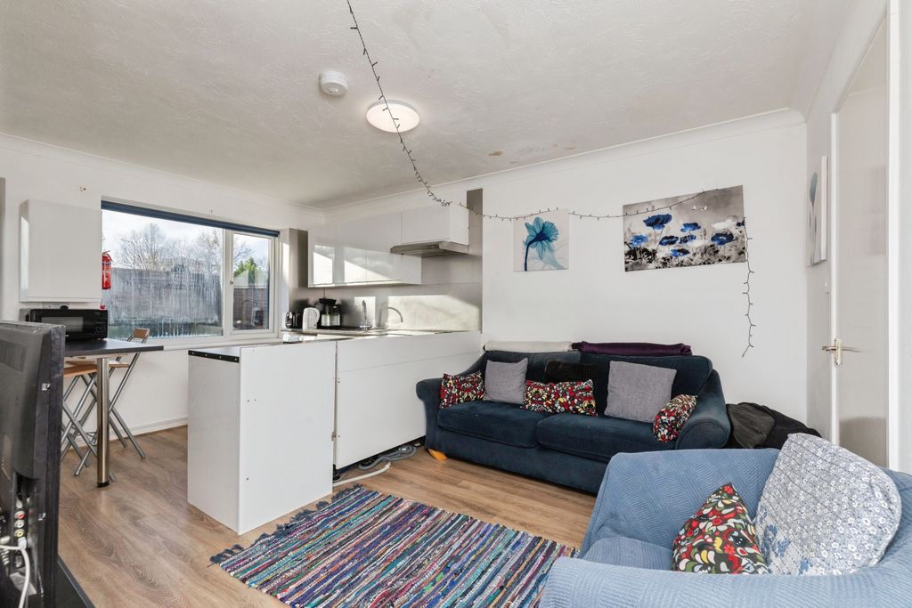 Property photo 3 of 20