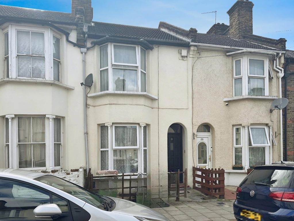 Property photo 1 of 11 01