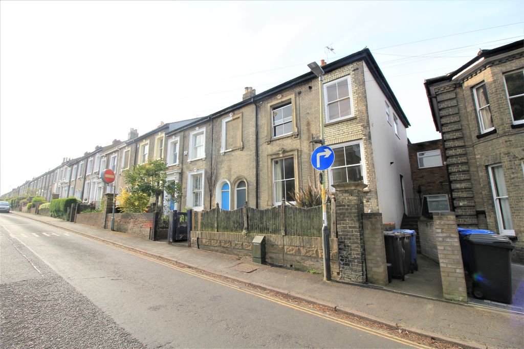 Property photo 1 of 4