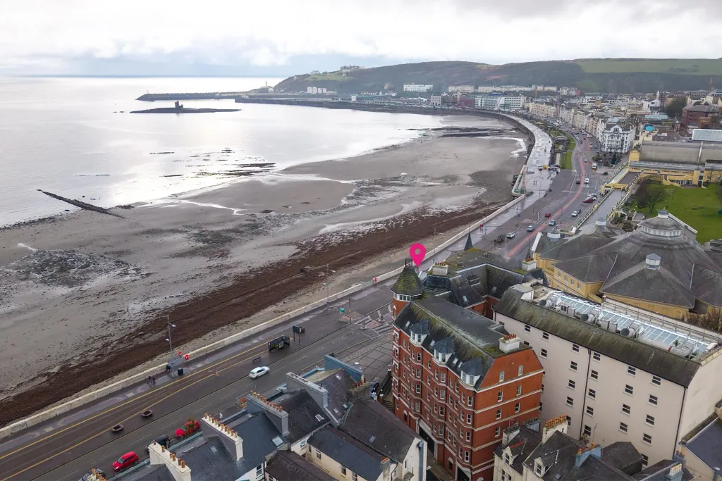 Property photo 2 of 21