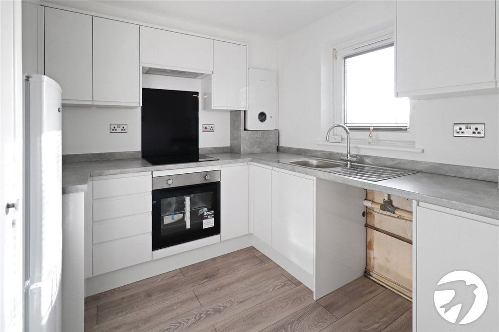 Property photo 2 of 11 Picture No. 15