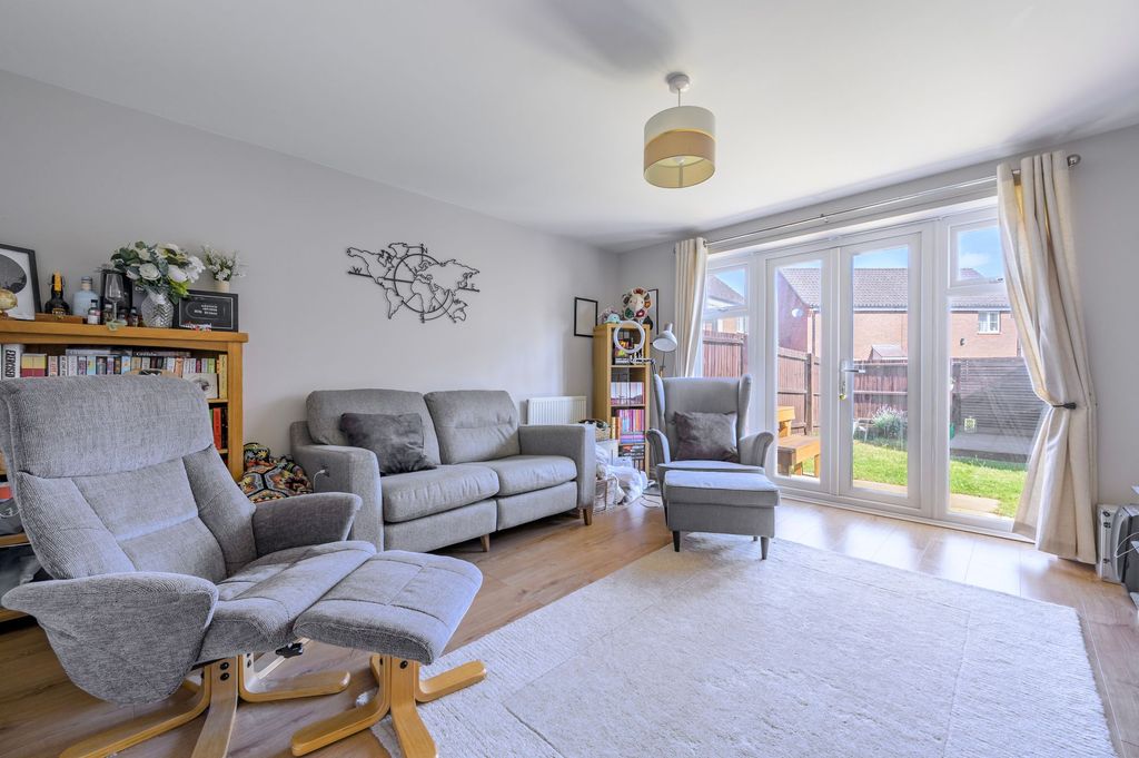 Property photo 2 of 17