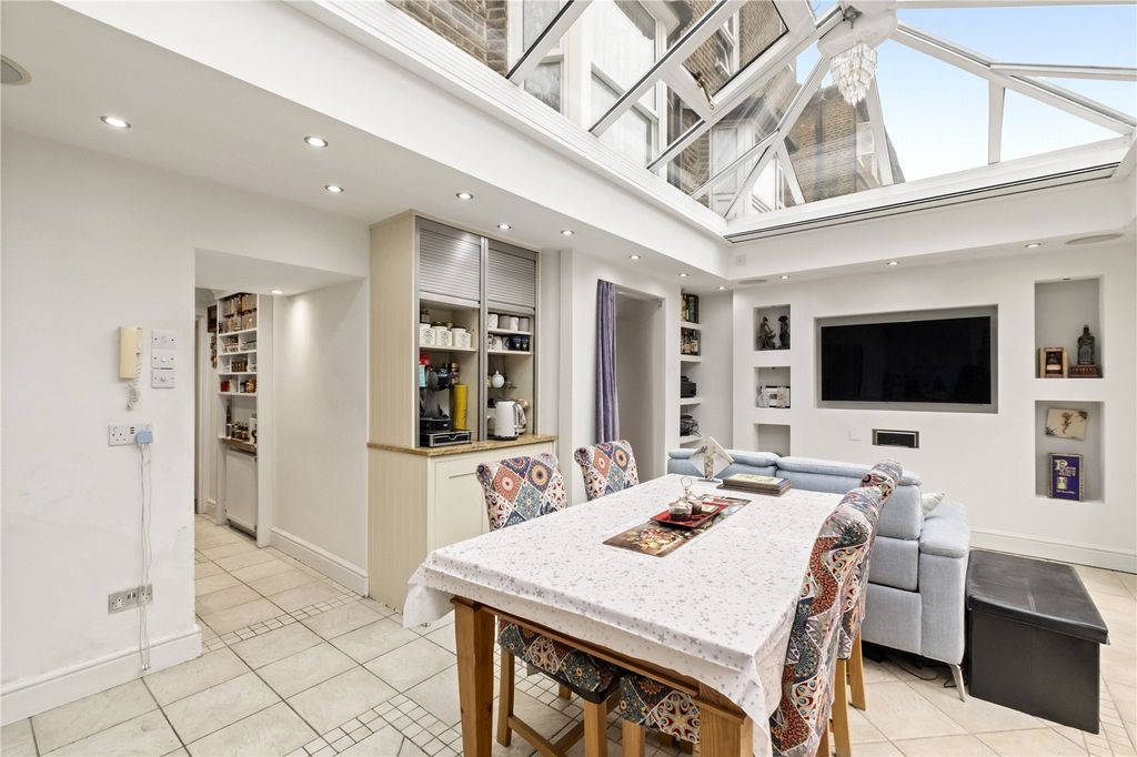 Property photo 2 of 15 Dining Area