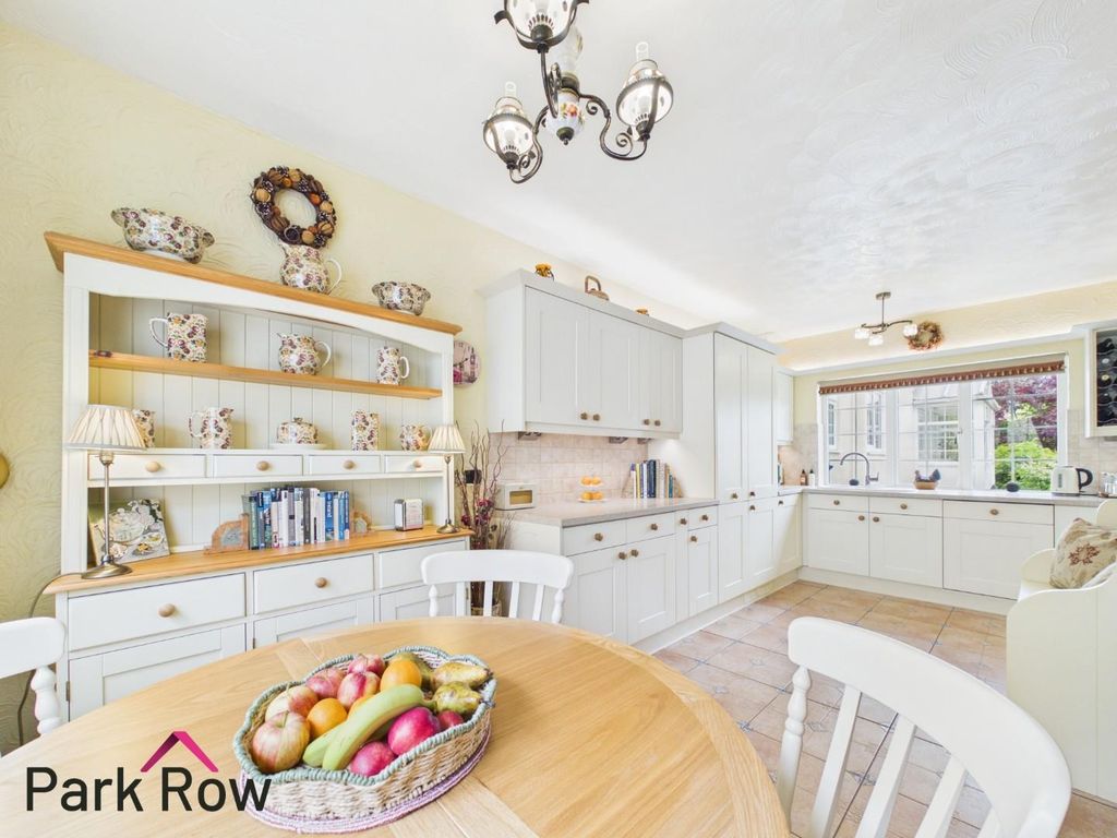 Property photo 3 of 48 Kitchen/Dining Room