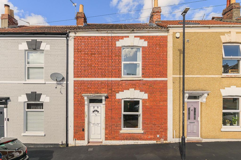 Property photo 2 of 26 2S0Srd - External B.Jpg