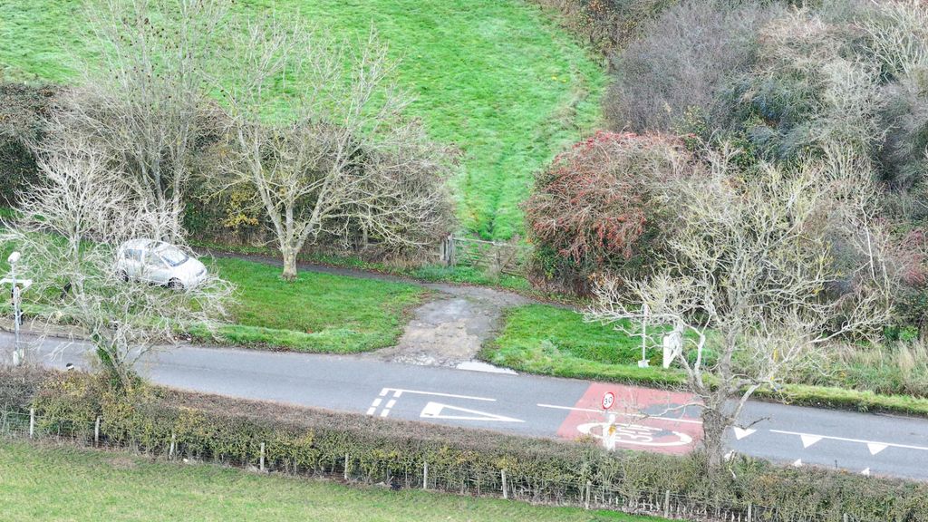 Property photo 3 of 4 Photo 3