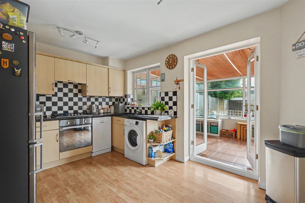 Property photo 3 of 20 Kitchen Diner_1.Jpeg