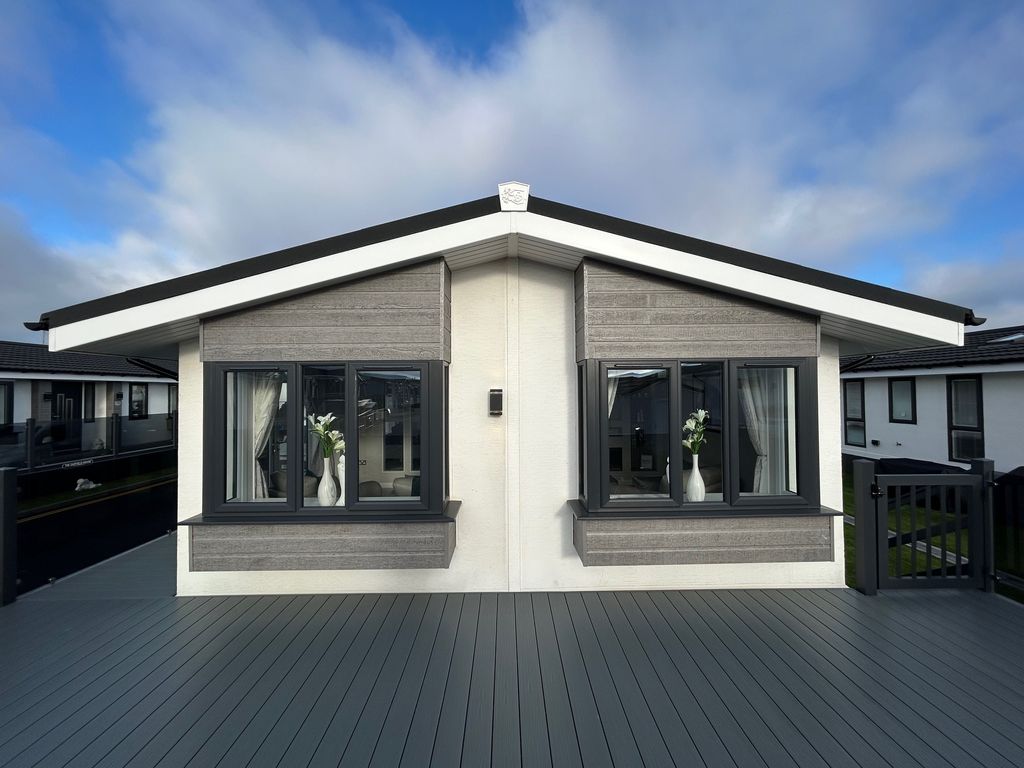 Property photo 2 of 30