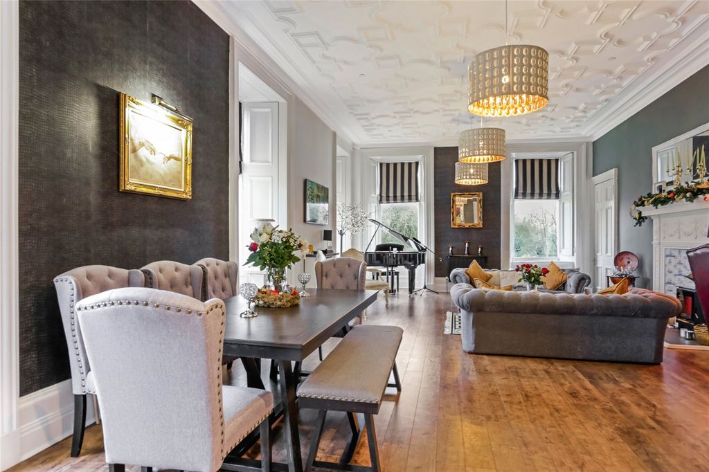 Property photo 2 of 33 Picture No. 31