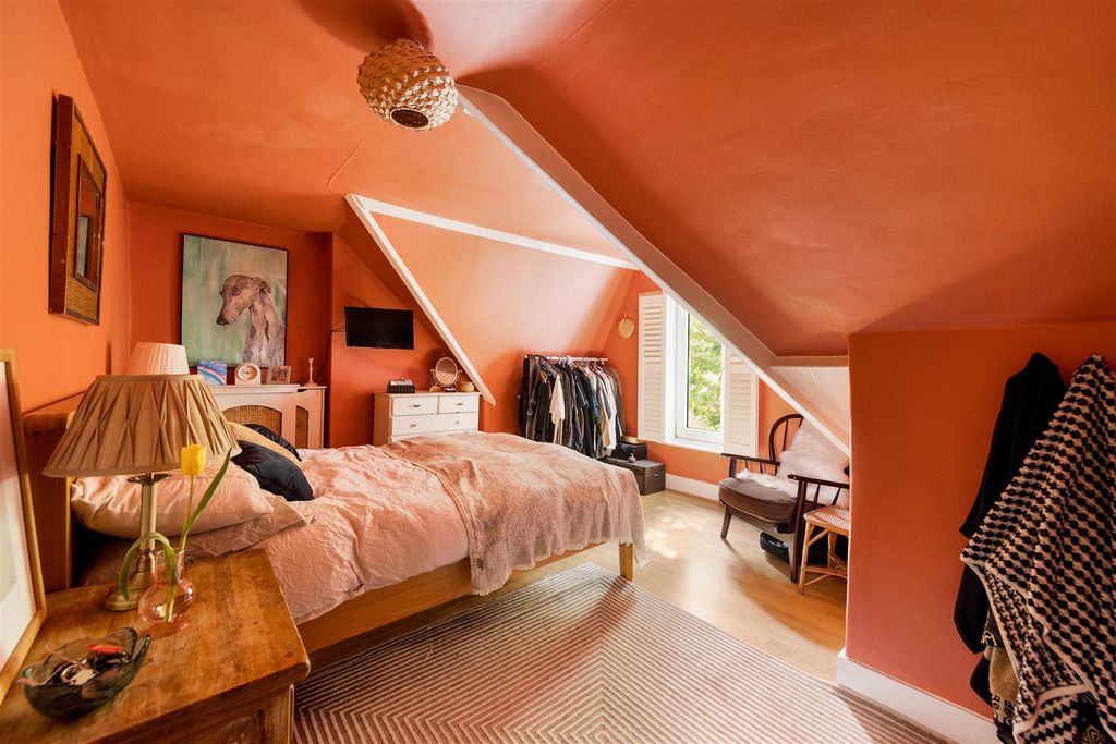 Property photo 3 of 18 Palmerston Road, E17