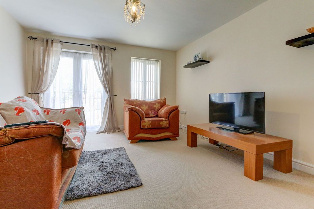 Property photo 2 of 9