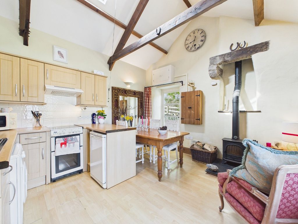 Property photo 2 of 17 4936515