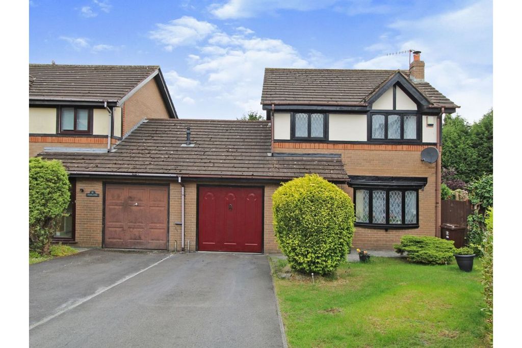 Property photo 1 of 18