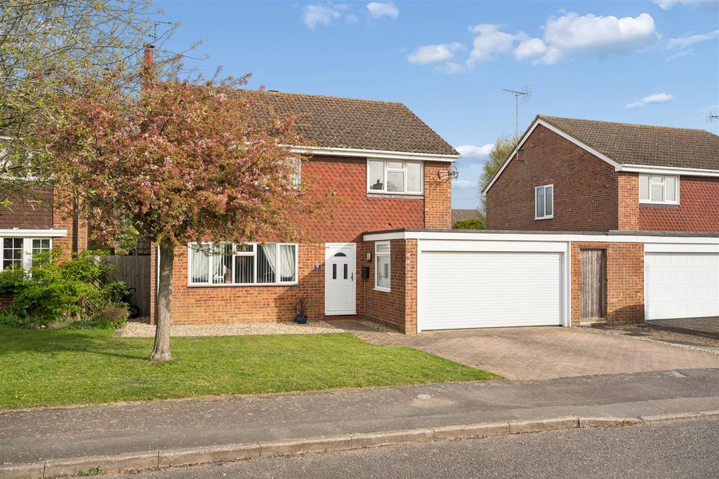 Property photo 1 of 24 Orkney Close