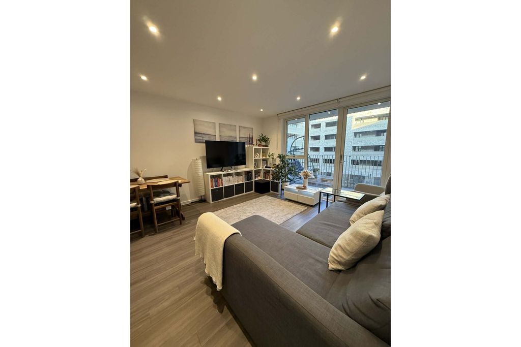 Property photo 2 of 16 Living Room