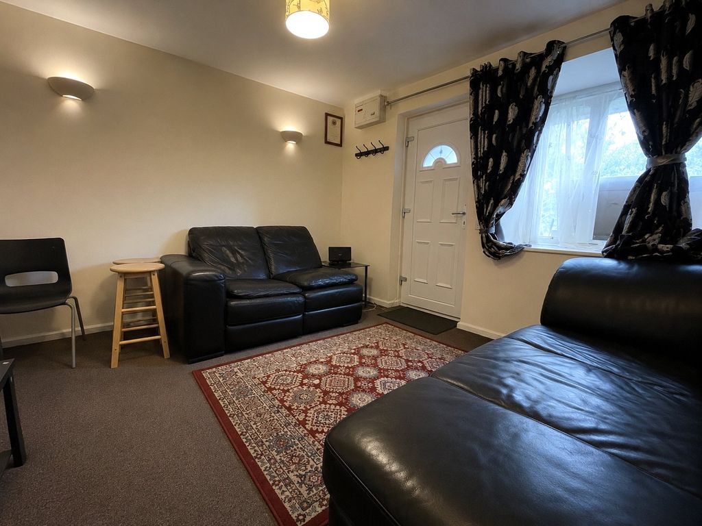 Property photo 2 of 5 Lounge