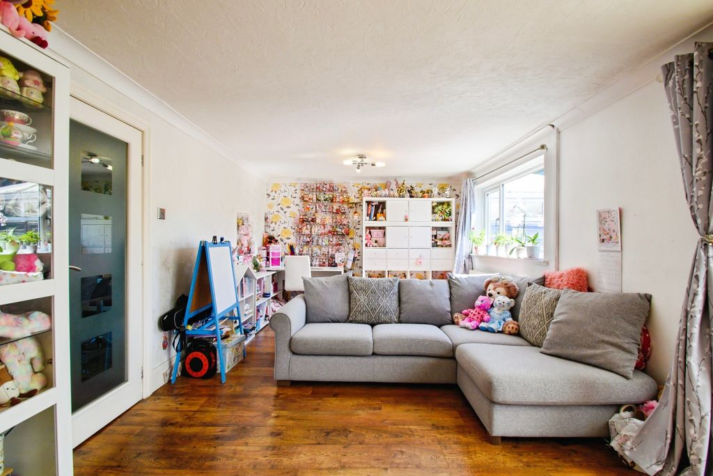 Property photo 2 of 15