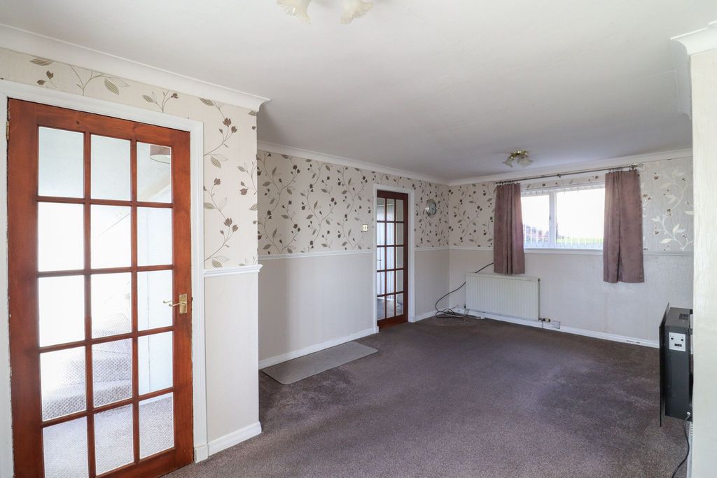 Property photo 3 of 21