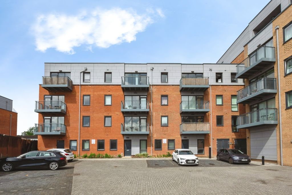 Property photo 1 of 11 Pbox-Img.Jpg