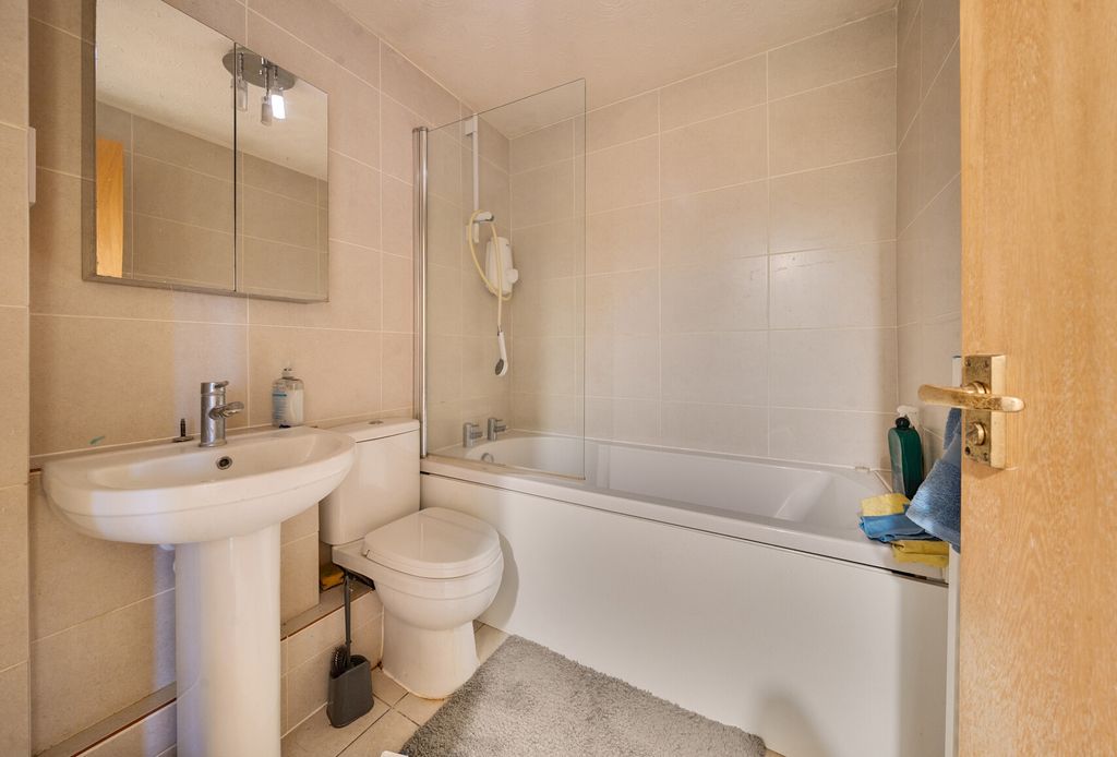 Property photo 2 of 10 1429340-15-69B2Bc...