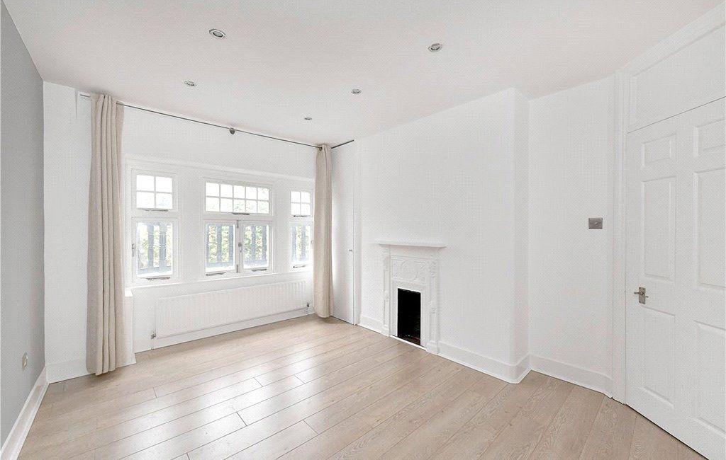 Property photo 1 of 7 Reception