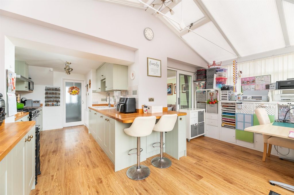 Property photo 2 of 24 Dining Kitchen