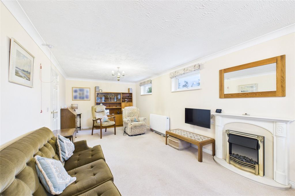 Property photo 3 of 8 Picture No. 14